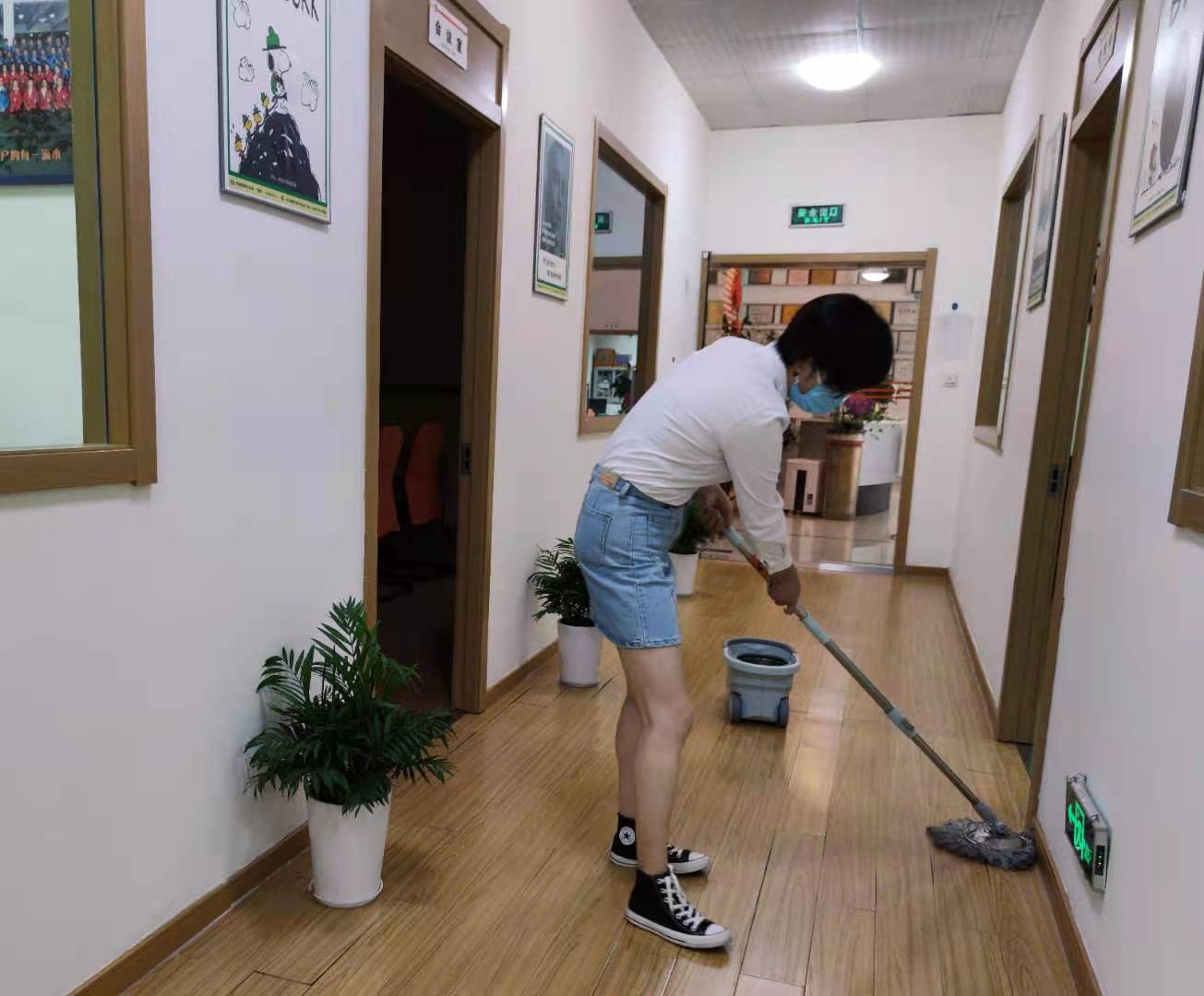 【15vip太阳集团防疫指南】疫情防控常态化，筑牢防线不放松